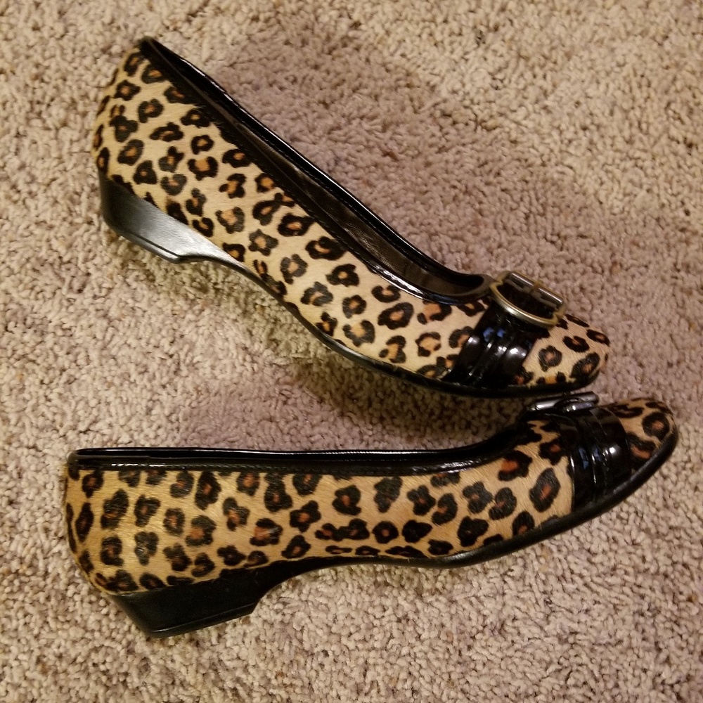 Trendy Bandolino Leopard Print Ballet Flats
